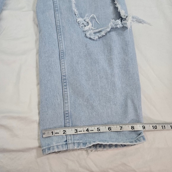 BDG Baggy Boyfriend Jeans Womens 31 Light Wash High Rise Thrashed Y2K Grunge - Picture 10 of 13